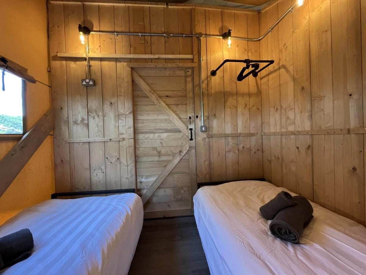 Jungle Book Safari Tent Tenby Ngoại thất bức ảnh