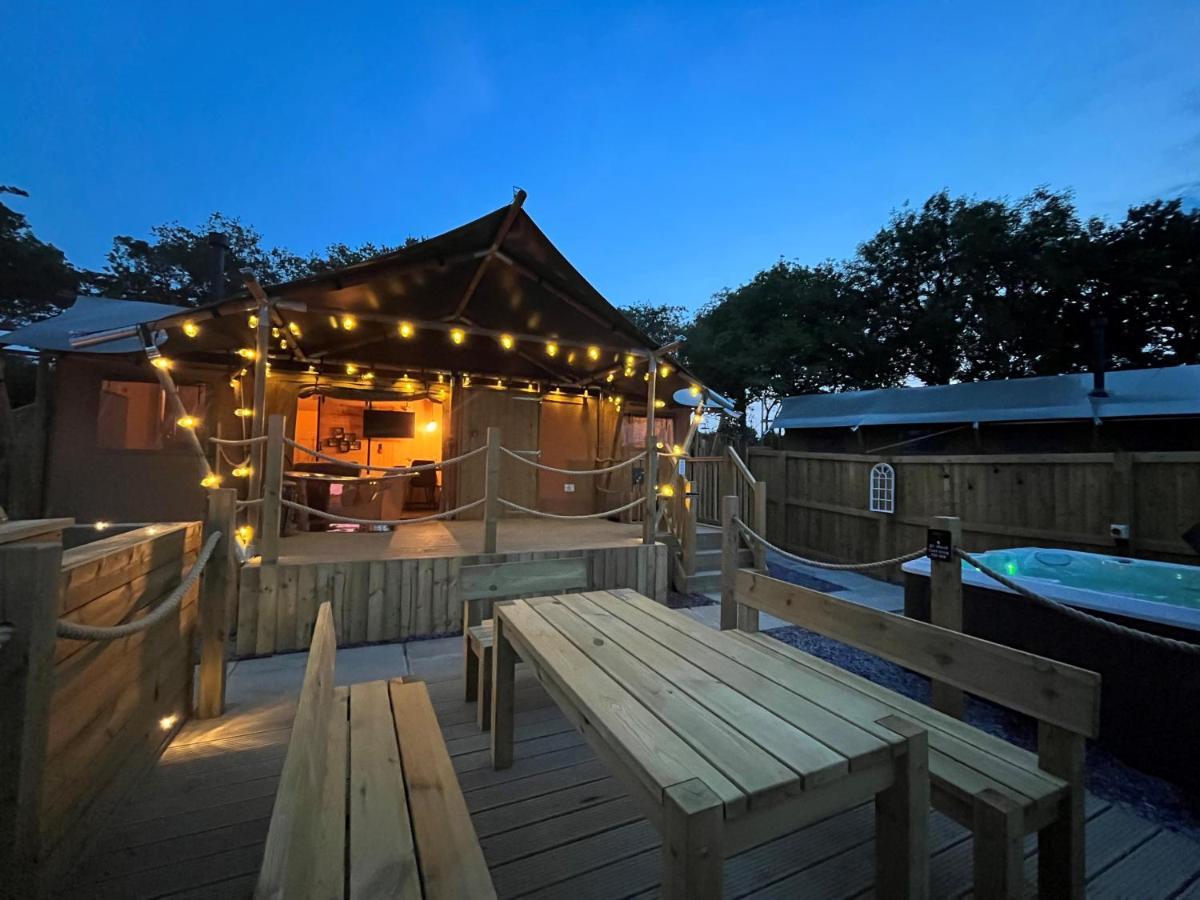 Jungle Book Safari Tent Tenby Ngoại thất bức ảnh